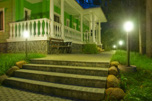 landscape-lighting-entrance